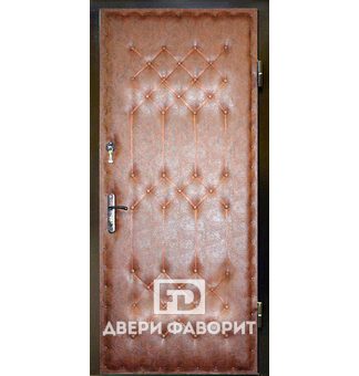 Входная недорогая дверь с отделкой из искусственной кожи