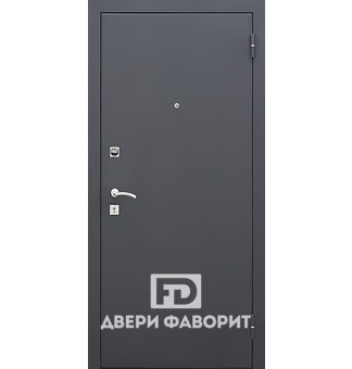 металлическая дверь в загородный дом с цинкогрунтом