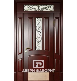 дверь стальная для парадного входа с боковыми и верхней вставками, оборудована отбойником